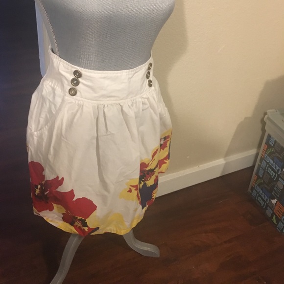🤑White floral skirt/ spring and summer perfect!🤑 - Picture 1 of 4